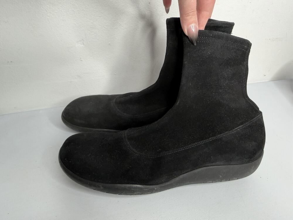 Bally Switzerland Suede Boots Womens Size 9 Black Leather Slip On Made In Italy